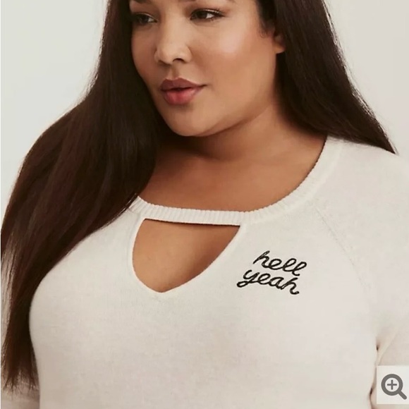 Oatmeal cutout neck graphic raglan - Picture 2 of 7